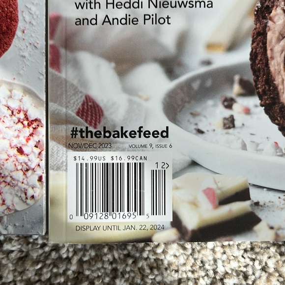 COPY - NWOT baking/cookies magazines, linen hand towel, ice cream scoop & Xmas … - Picture 4 of 7